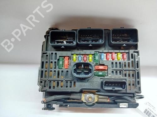 Used Fuse box CITROËN C4 Coupe (LA_) 1.6 HDi (90 hp) 31070290