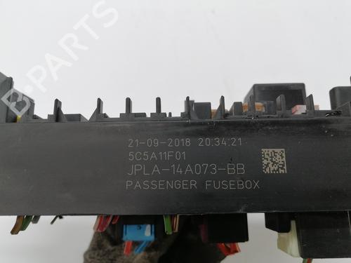 Fuse box LAND ROVER DISCOVERY V (L462) 2.0 Sd4 4x4 | BP16426217E1 
