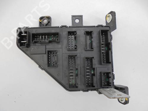 Used Fuse box KIA SPORTAGE II (JE_, KM_) 2.0 i 16V (141 hp) 9214441