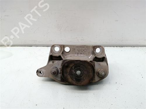 Used Engine mount Engine mount 15558448 15558448