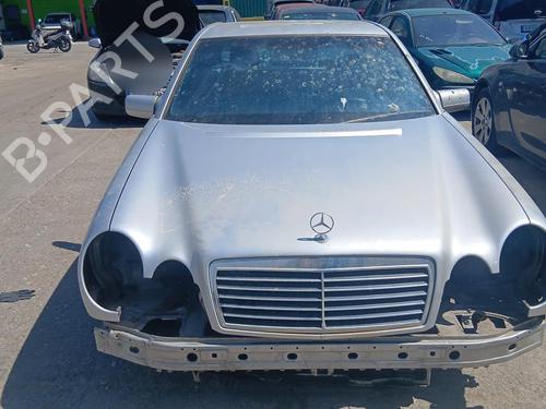 Brugte MERCEDES-BENZ E-CLASS (W210)  E 300 Turbo-D (210.025)  4613186