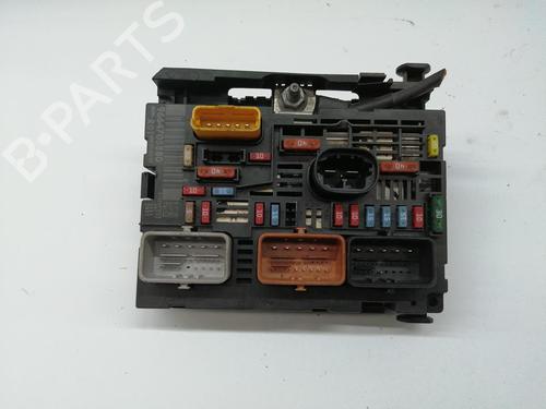 Used Fuse box Fuse box 33440471 33440471