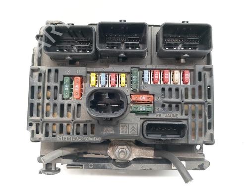 Used Fuse box Fuse box 38470402 38470402