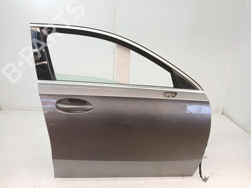 Used Right front door Right front door 37182444 37182444