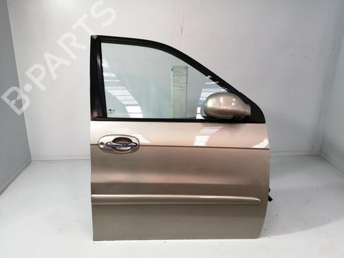 Right front door KIA CARNIVAL I (UP) 2.9 TDi (126 hp) 16295133