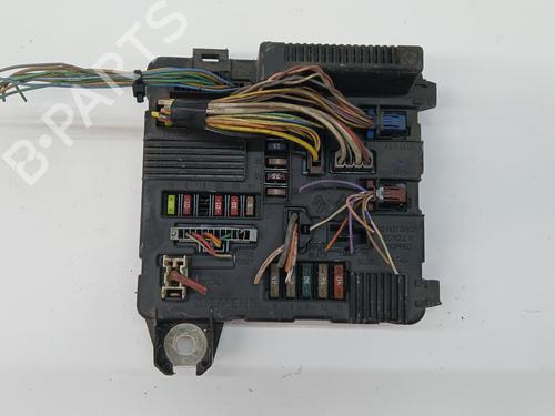 Used Fuse box Fuse box 37181838 37181838