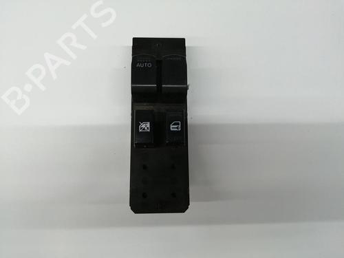 Używane Przełącznik szyby przedniej lewej SUZUKI SWIFT III (MZ, EZ) [2005-2025]  30386286