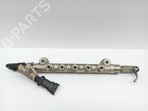 Used Injection rail OPEL ASTRA J Sports Tourer (P10) [2010-2015]  21165565