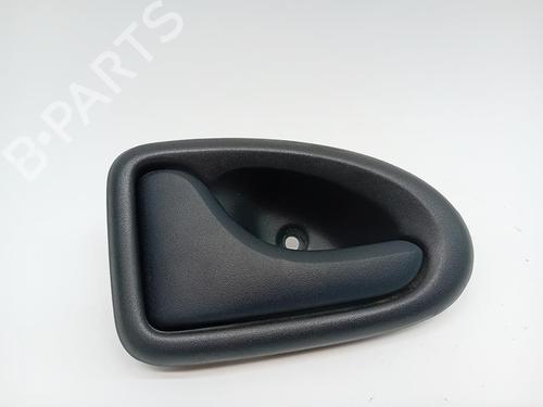 Maneta interior trasera izquierda Maneta interior trasera izquierda RENAULT MEGANE I (BA0/1_) 1.6 16V (BA04, BA0B, BA11, BA1J, BA16, BA19, BA1K, BA1V,... (107 hp) 37182566 37182566