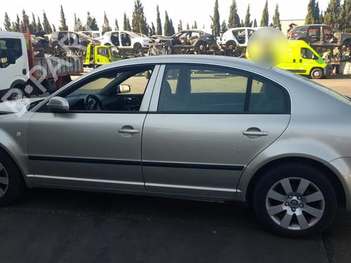 Left mirror SKODA SUPERB I (3U4) 1.9 TDI | BP17717880C26 