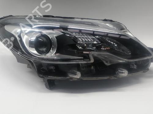 Used Right headlight PEUGEOT 2008 I (CU_) 1.2 THP 130 / PureTech 130 (130 hp) 30545078