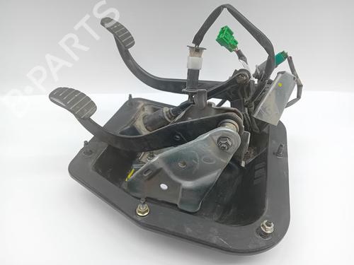Used Pedal Pedal RENAULT TRAFIC II Bus (JL) 2.5 dCi 145 (JL0J) (146 hp) 35783434 35783434
