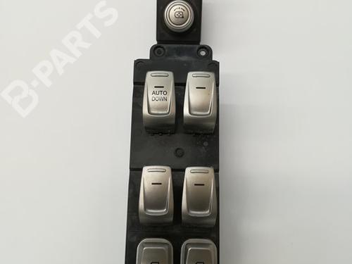 Used Left front window switch Left front window switch SSANGYONG TIVOLI 1.6 XDi 160 (115 hp) 9708529 9708529