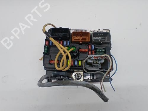 Used Fuse box Fuse box 36781540 36781540