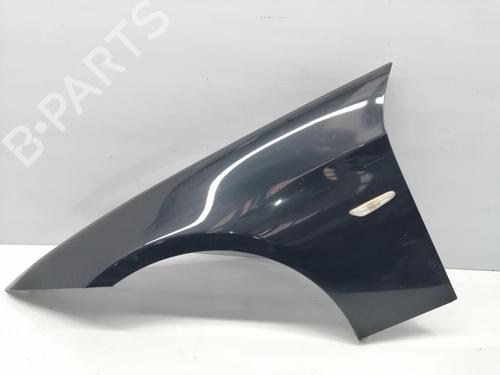 Guarda-lamas esquerdo BMW 3 (E90) 320 d (163 hp) 32527954