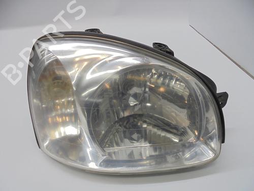 Used Right headlight HYUNDAI SANTA FÉ I (SM) 2.0 CRDi (113 hp) 8650533