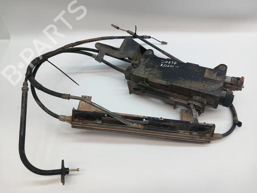 Parkbremsarm/handtak Parkbremsarm/handtak RENAULT SCÉNIC II (JM0/1_) 1.4 (JM0B, JM0H, JM1A) (98 hp) 37471483 37471483
