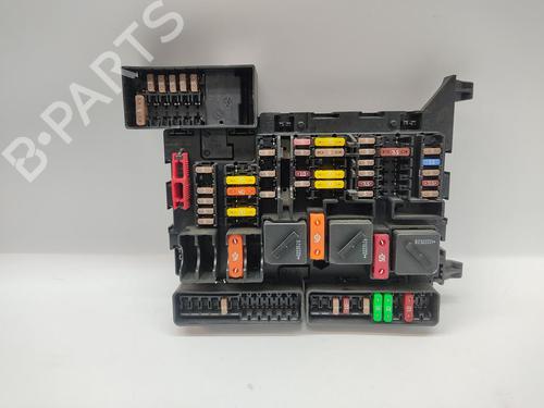 Used Fuse box MINI MINI (F56) Cooper SE / Electric (184 hp) 30440109