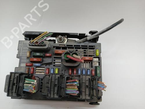 Used Fuse box Fuse box 38408417 38408417