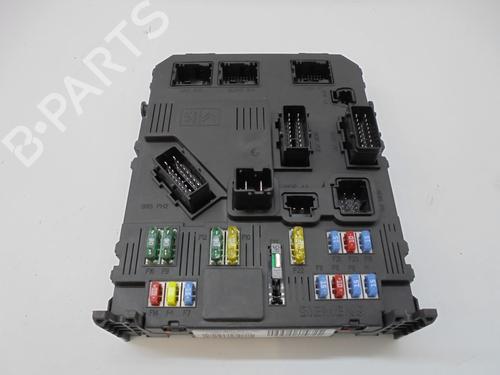 Used Fuse box PEUGEOT 407 (6D_) 2.0 HDi 135 (6DRHRH, 6DRHRE, 6DRHRG, 6DRHRJ) (136 hp) 8682227