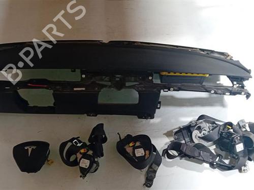 kit-airbags-tesla-model-3-5yj3-2017-34128623 main image