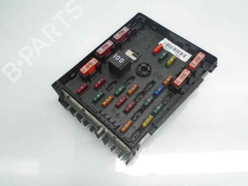 Fuse box VW CC B7 (358) 2.0 TDI (177 hp) 6824560