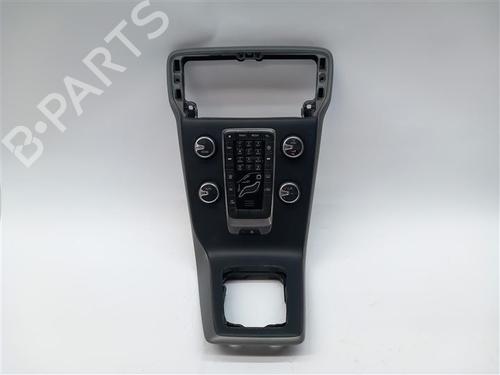 switch-volvo-v40-hatchback-525-2012-2013-2014-2015-2016-2017-2018-2019-29242486 main image