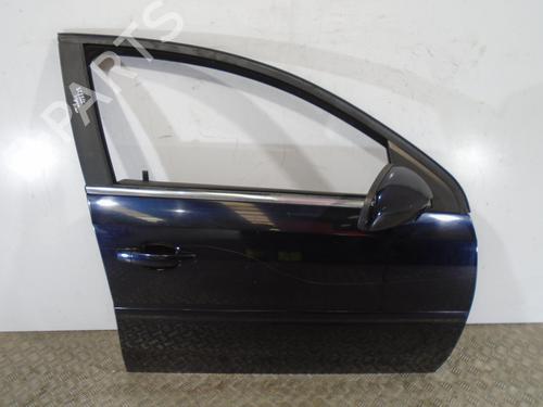 Used Right front door OPEL SIGNUM Hatchback (Z03) 2.2 DTI (F48) (125 hp) 8252038