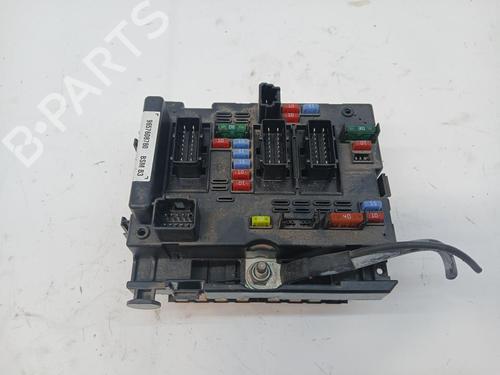Used Fuse box Fuse box 37594537 37594537