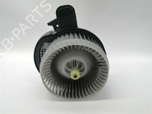 Used Heater blower motor Heater blower motor JAGUAR XE (X760) 2.0 D (180 hp) 18095998 18095998