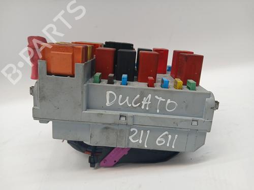 Used Fuse box Fuse box 38470443 38470443