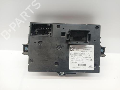 Used Fuse box Fuse box 37594871 37594871