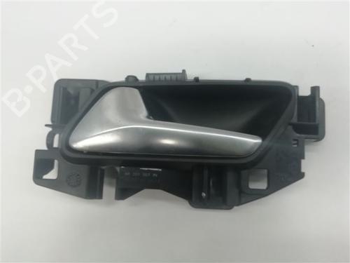 Used Front left interior door handle Front left interior door handle PEUGEOT 208 II (UB_, UP_, UW_, UJ_) 1.5 BlueHDI 100 (102 hp) 12520871 12520871