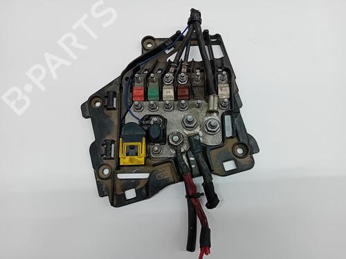 Used Fuse box Fuse box 37247441 37247441