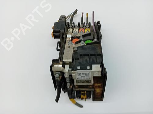 Used Fuse box Fuse box 37247077 37247077