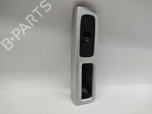 Pulsantiera anteriore destra VOLVO C30 (533) D2 (115 hp) 30621618