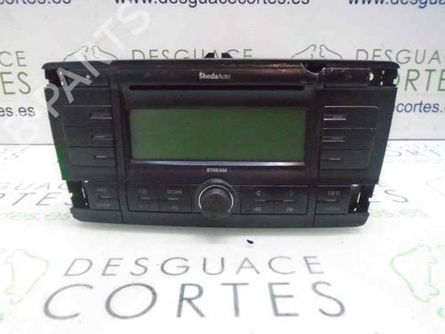 Used Radio SKODA OCTAVIA II (1Z3) 1.9 TDI (105 hp) 5529426