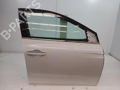 right-front-door-renault-megane-iv-hatchback-b9amn_-2015-38541107 main image