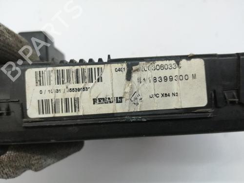 Fuse box RENAULT MEGANE II Saloon (LM0/1_) 1.9 dCi (LM0G, LM1G, LM2C) | BP37032262E1 - Image 4