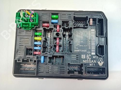 Used Fuse box Fuse box 37584486 37584486