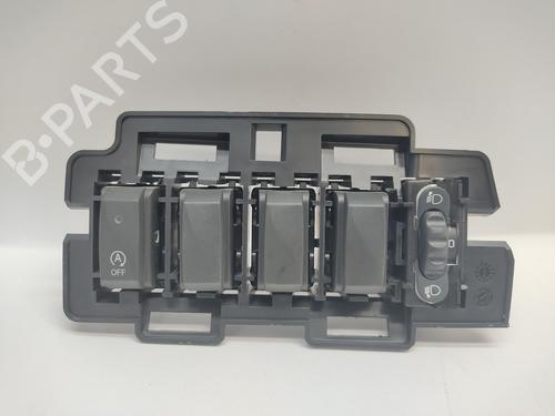 Forlygtekontakt SMART FORFOUR Hatchback (453) 1.0 (453.042, 453.043) (71 hp) 18068512