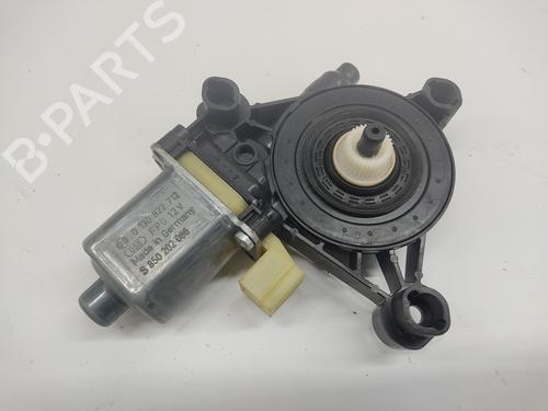 Rudehejsemotor bagstkærm højre AUDI A3 (8V1, 8VK) 2.0 TDI (150 hp) 22562754
