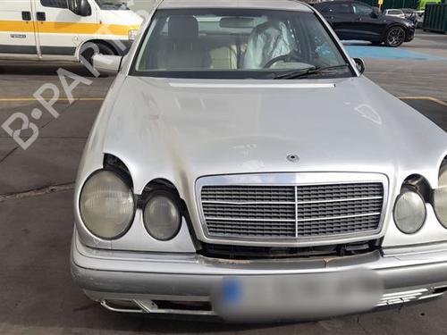 Brugte MERCEDES-BENZ E-CLASS (W210) E 300 Turbo-D (210.025) 4980212