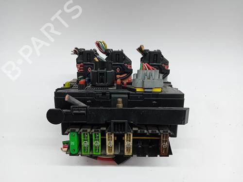 Used Fuse box Fuse box 37476867 37476867