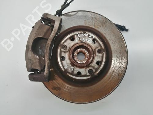 Used Left front steering knuckle PEUGEOT 308 II (LB_, LP_, LW_, LH_, L3_) [2013-2021]  18089901