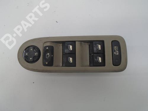 Used Left front window switch Left front window switch CITROËN C5 III (RD_) 2.2 HDi (RD4HTH) (170 hp) 9637554 9637554