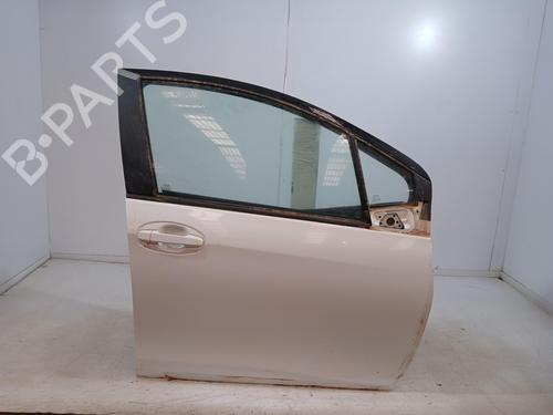 Dør højre fortil TOYOTA YARIS (_P13_) 1.5 Hybrid (NHP130_, NHP130) (101 hp) 26452384