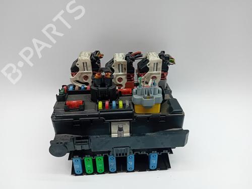 Used Fuse box Fuse box 38470085 38470085