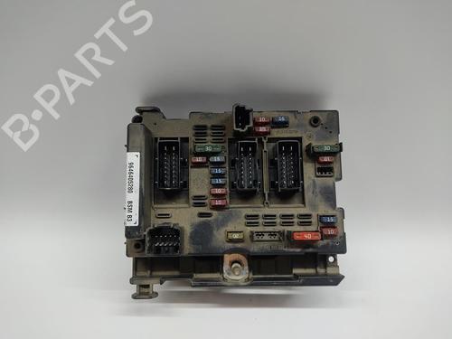 Used Fuse box Fuse box PEUGEOT 307 (3A/C) 2.0 HDi 110 (107 hp) 33930350 33930350