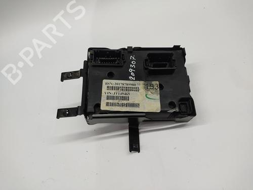 Used Fuse box Fuse box 37032609 37032609